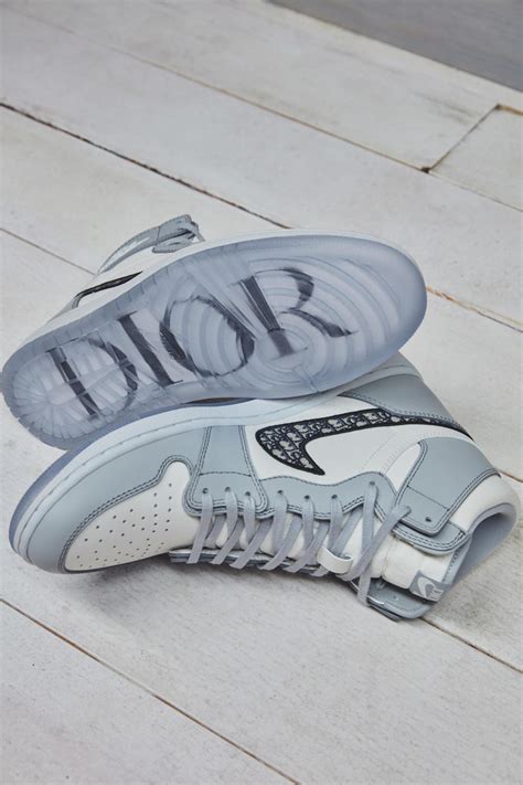 dior jordan 1 kylie jenner|Kylie Jenner Poses in $1,000 Limited Edition Air Dior Jordan Sneakers .